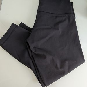 Black crop Lululemon leggings